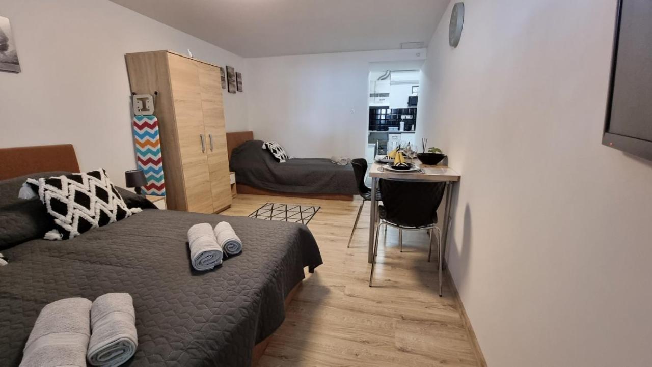 Holiness Apartmanok Σέγκεντ Εξωτερικό φωτογραφία