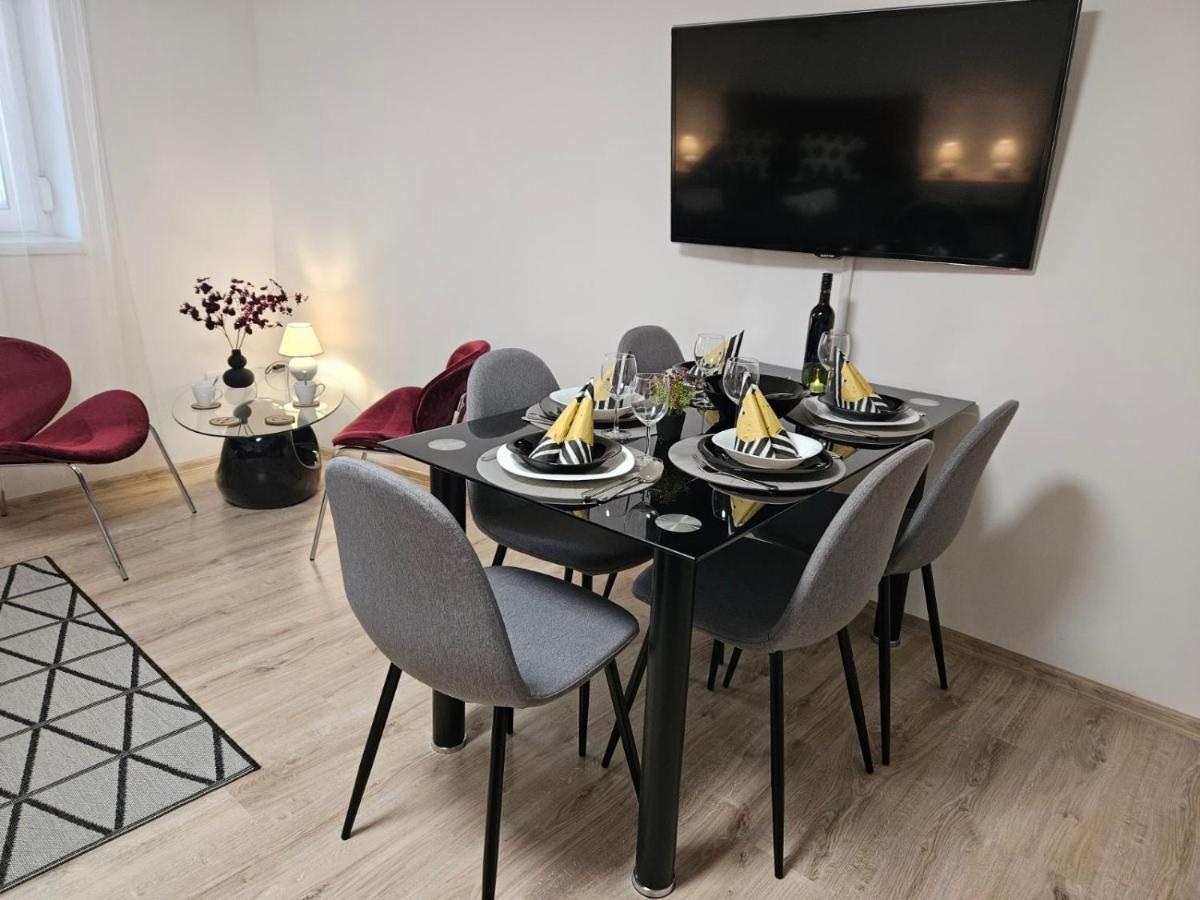Holiness Apartmanok Σέγκεντ Εξωτερικό φωτογραφία