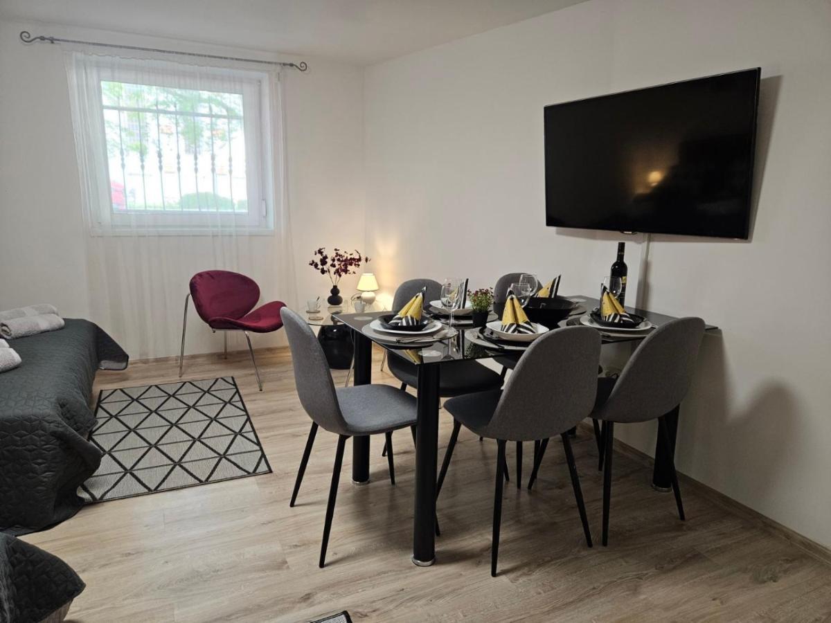 Holiness Apartmanok Σέγκεντ Εξωτερικό φωτογραφία