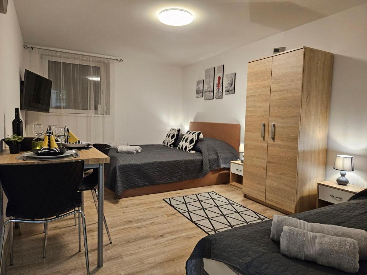 Holiness Apartmanok Σέγκεντ Εξωτερικό φωτογραφία